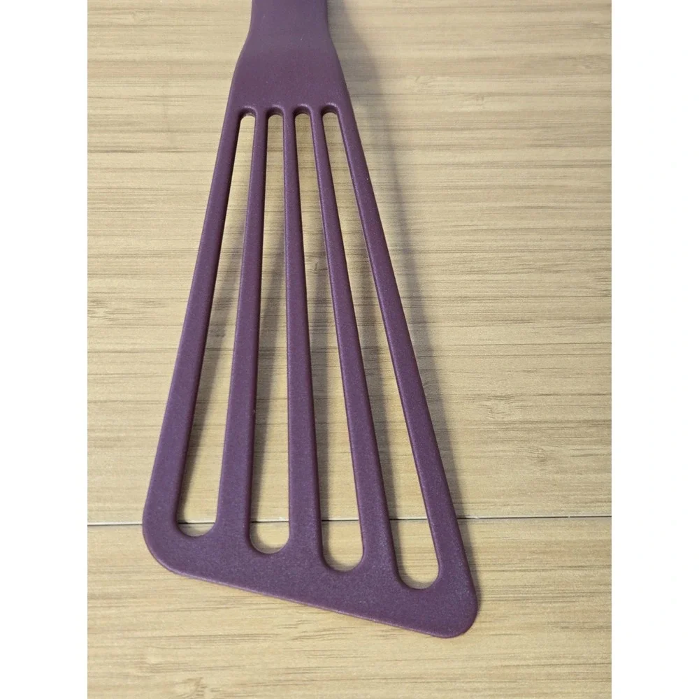 Rachael Ray Slotted Turner Spatula – Burgundy Nylon Heat Resistant